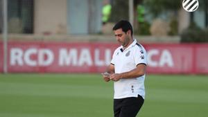 Gallego, en el entrenamiento del Espanyol en la ciudad deportiva del Mallorca.