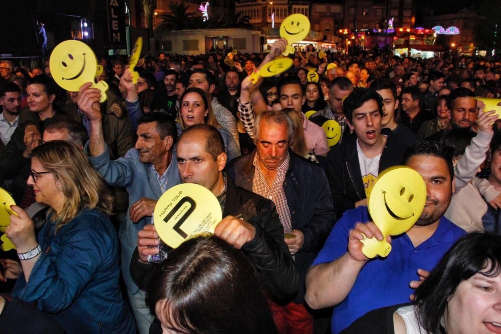 Miles de personas se entregan al espectáculo organizado por la Orquesta Panorama durante las fiestas de San Xosé Obreiro de Marínsta Panorama en Marín!