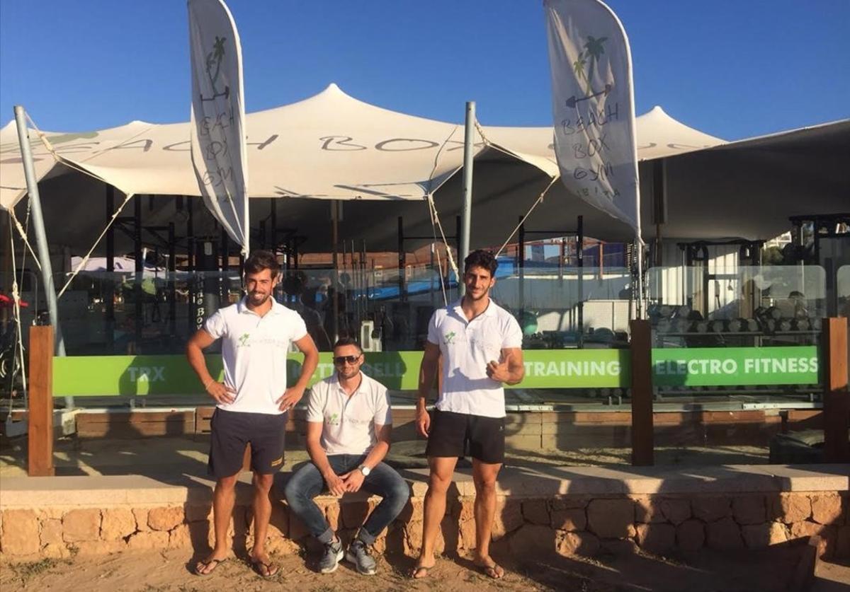 jgblanco35046209 carles salat alejandro briatore i marc costa beach box g160904161628 jgblanco35046209 carles salat alejandro briatore i marc costa beach box g160904161628
