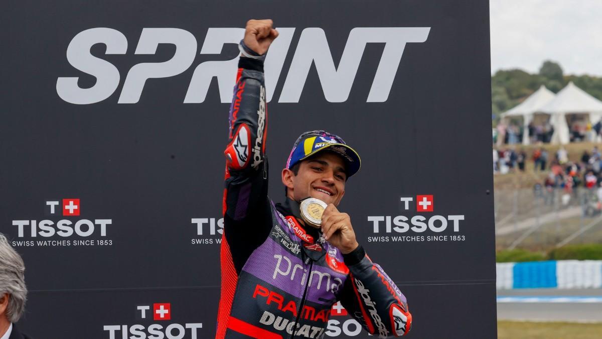 Jorge Martin celebra su triunfo en Jerez