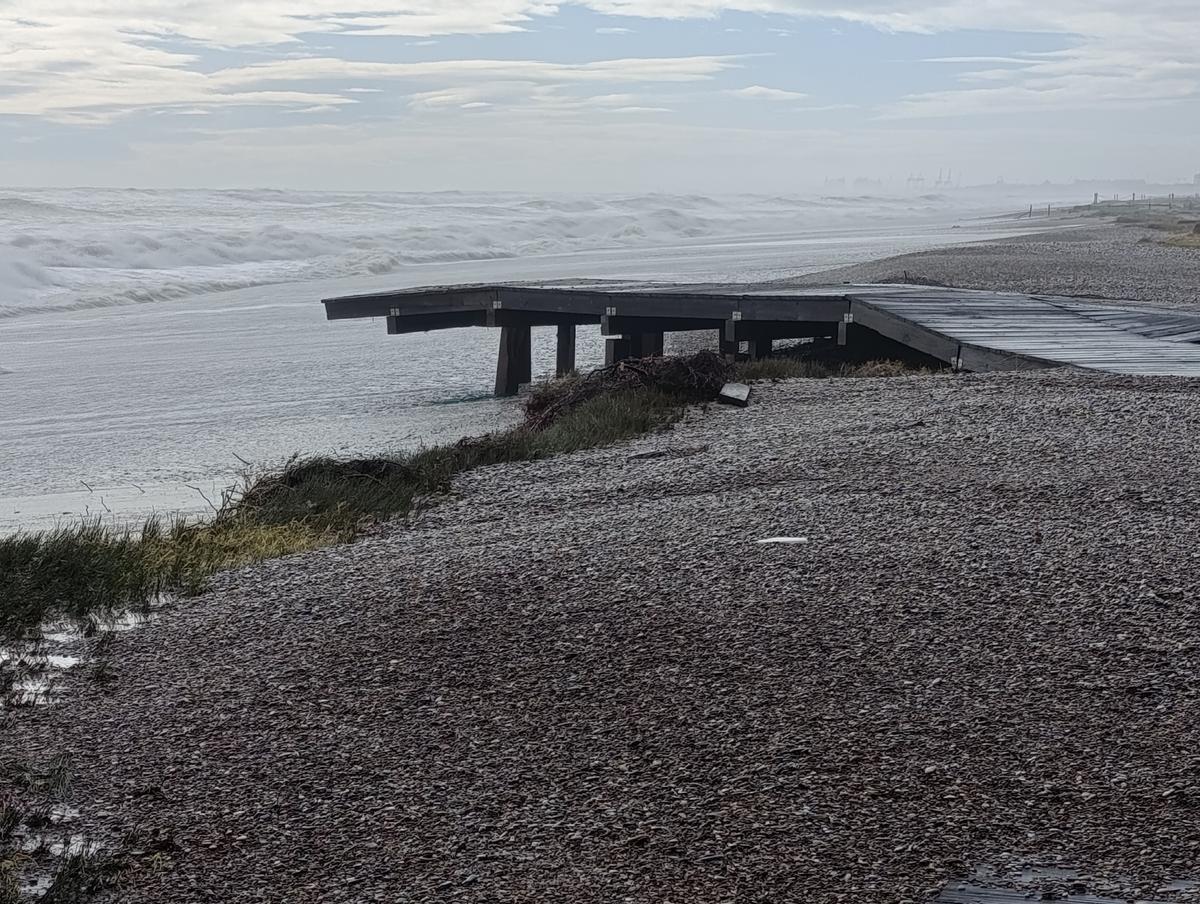 Almenara reclama espigones urgentes tras los graves daños del temporal en la playa Casablanca
