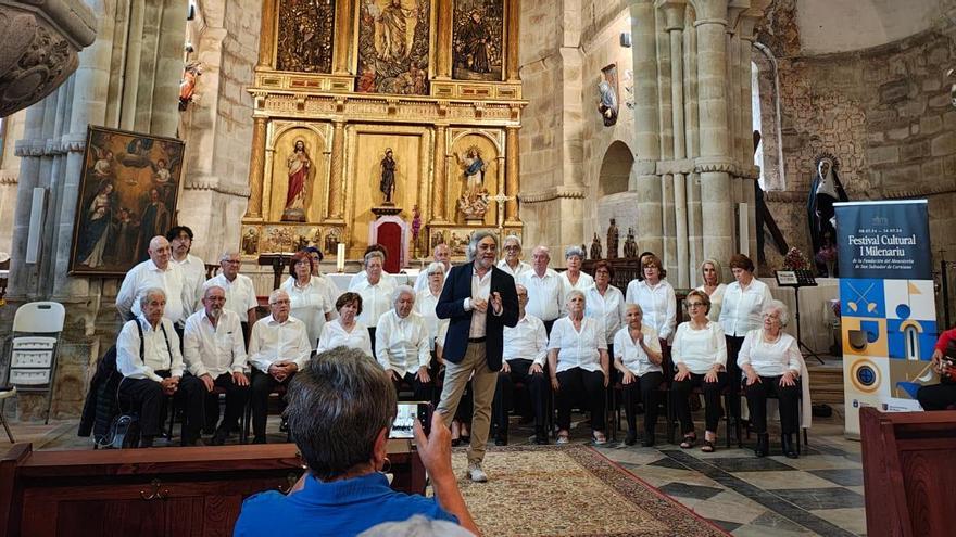 Los coros Villa de Salas y Belmonte de Miranda cierran el &quot;Festival Cultural I Milenario&quot;, en Cornellana