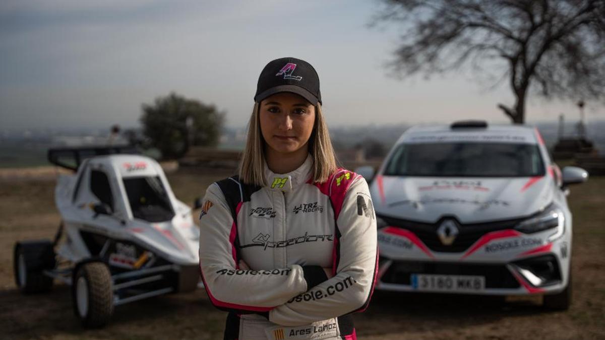 Ares Lahoz, la primera mujer campeona de España de autocross: “Cuando me meto en el coche no soy una chica, soy un piloto más”