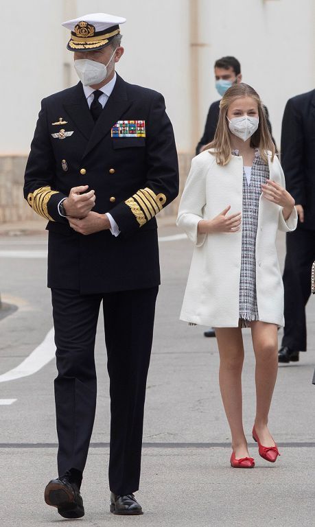 Los Reyes y sus hijas visitan Cartagena para la puesta a flote del submarino S81