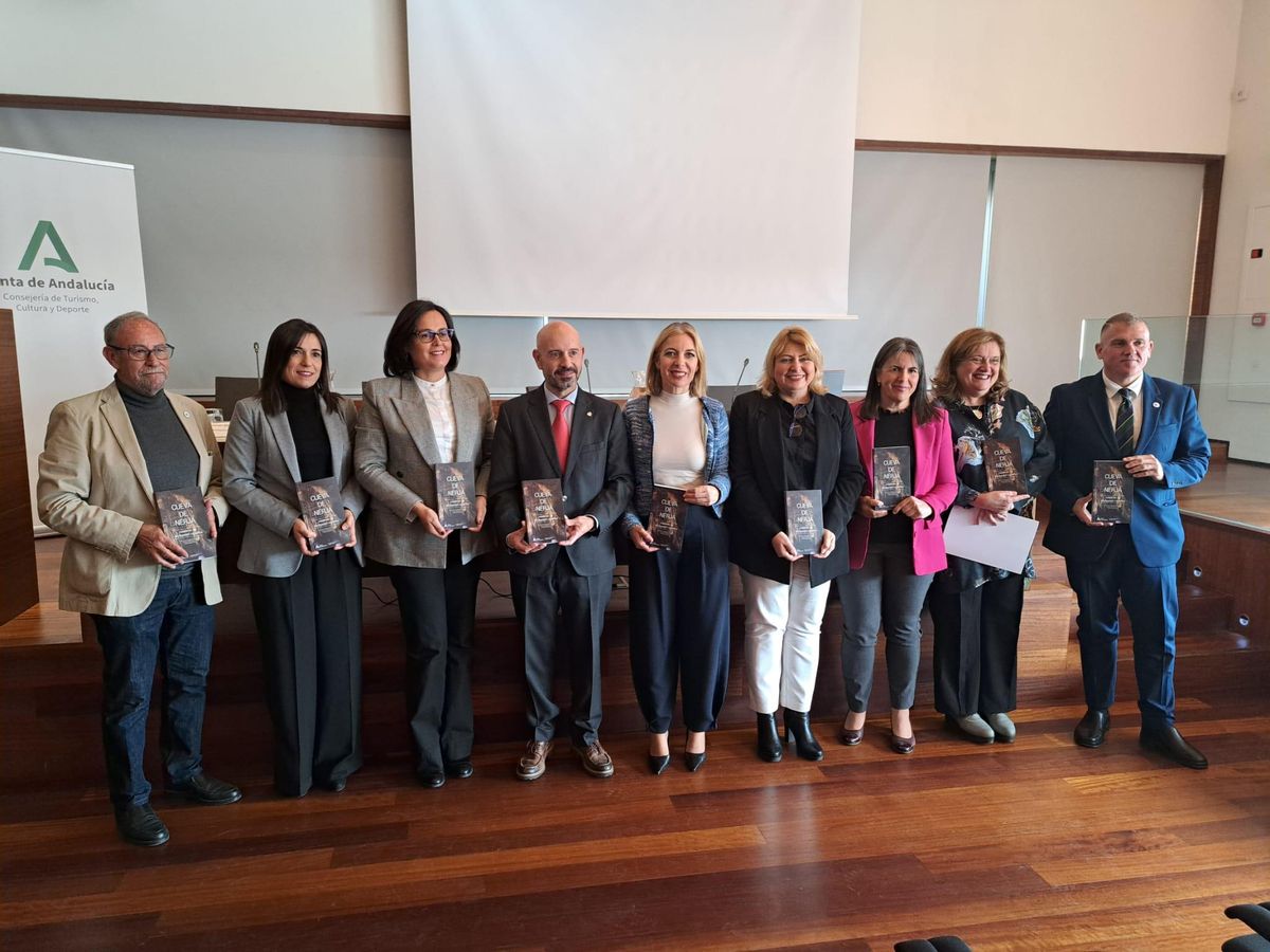 Presentación del libro sobre la Cueva Nerja