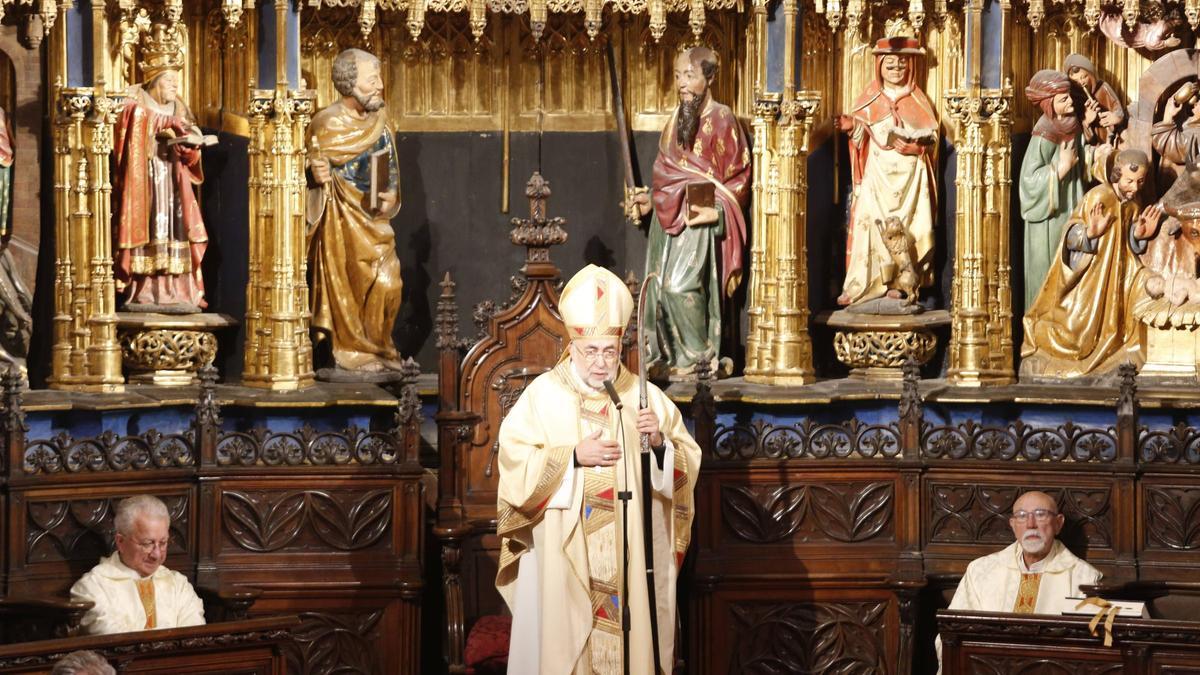 Primera misa en la Catedral del arzobispo, Jesús Sanz Montes, tras ser nombrado el cardenal Prevost como Papa