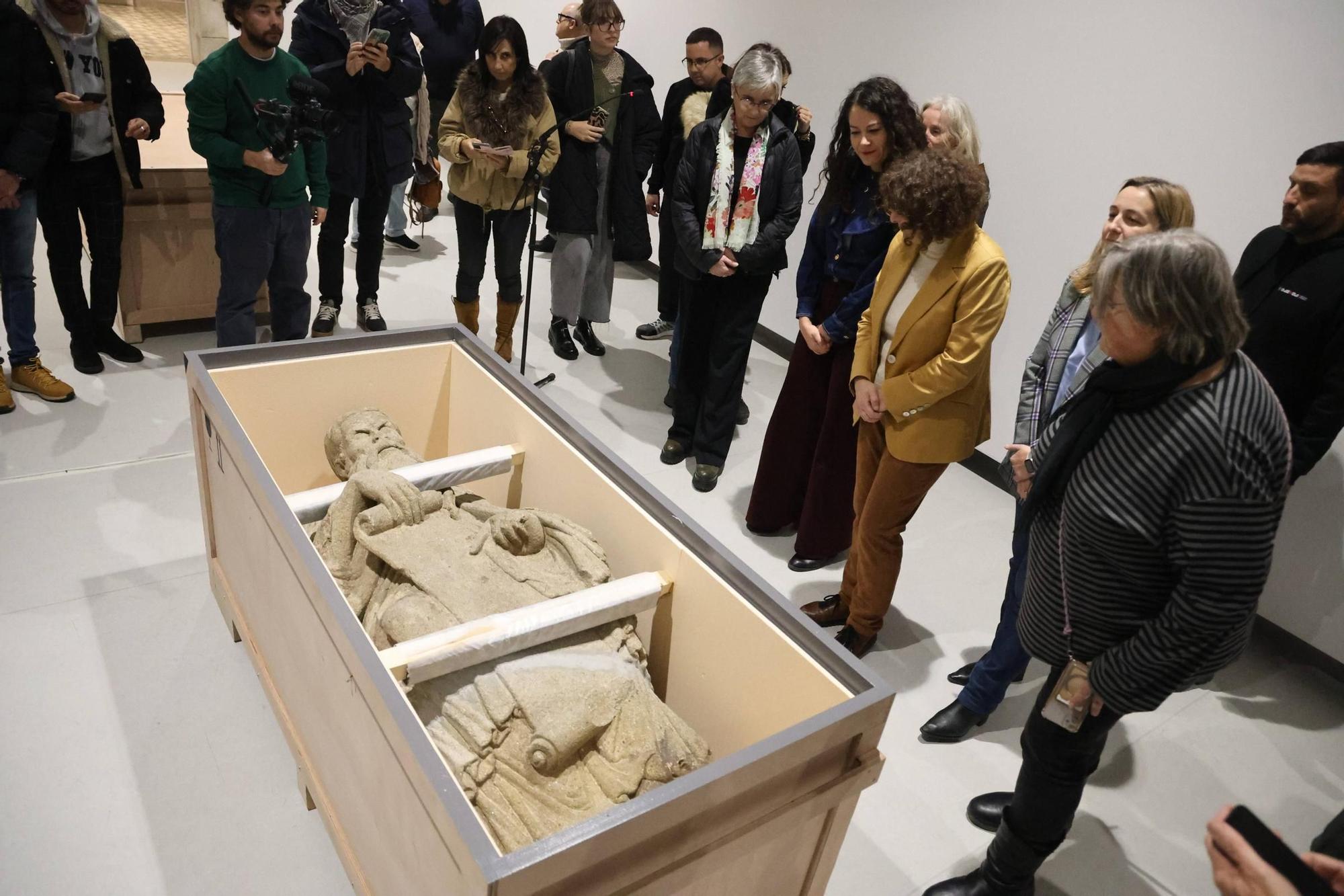 As estatuas do Pórtico da Gloria volven ao pobo