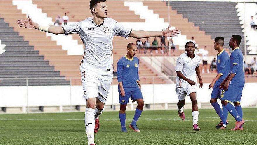 Abdullah Alhamdan durante un partido con el equipo saudí Al Shabab.