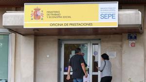 La pujada del subsidi d’atur entra  en vigor només per a nous aturats