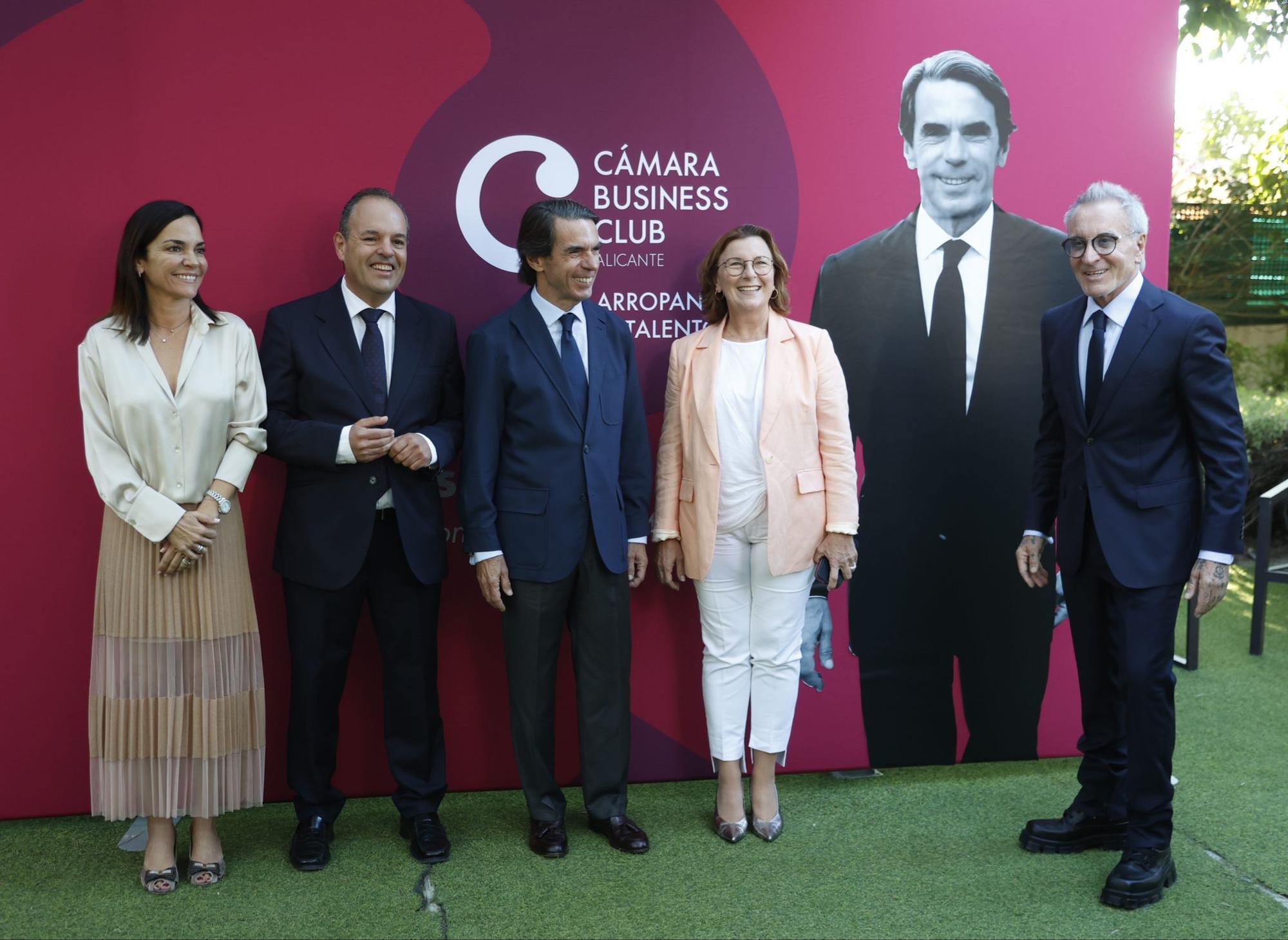 José María Aznar analiza la incertidumbre de la política nacional e internacional en un acto celebrado en Alicante