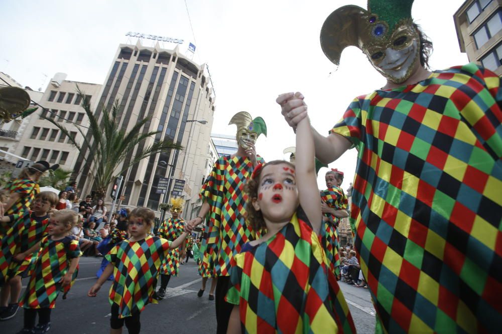 El colorido y la originalidad inundan Alicante