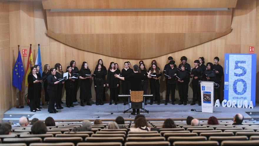 Actuación del Coro Joven de la Orquesta Sinfónica de Galicia.   | // CARLOS PARDELLAS