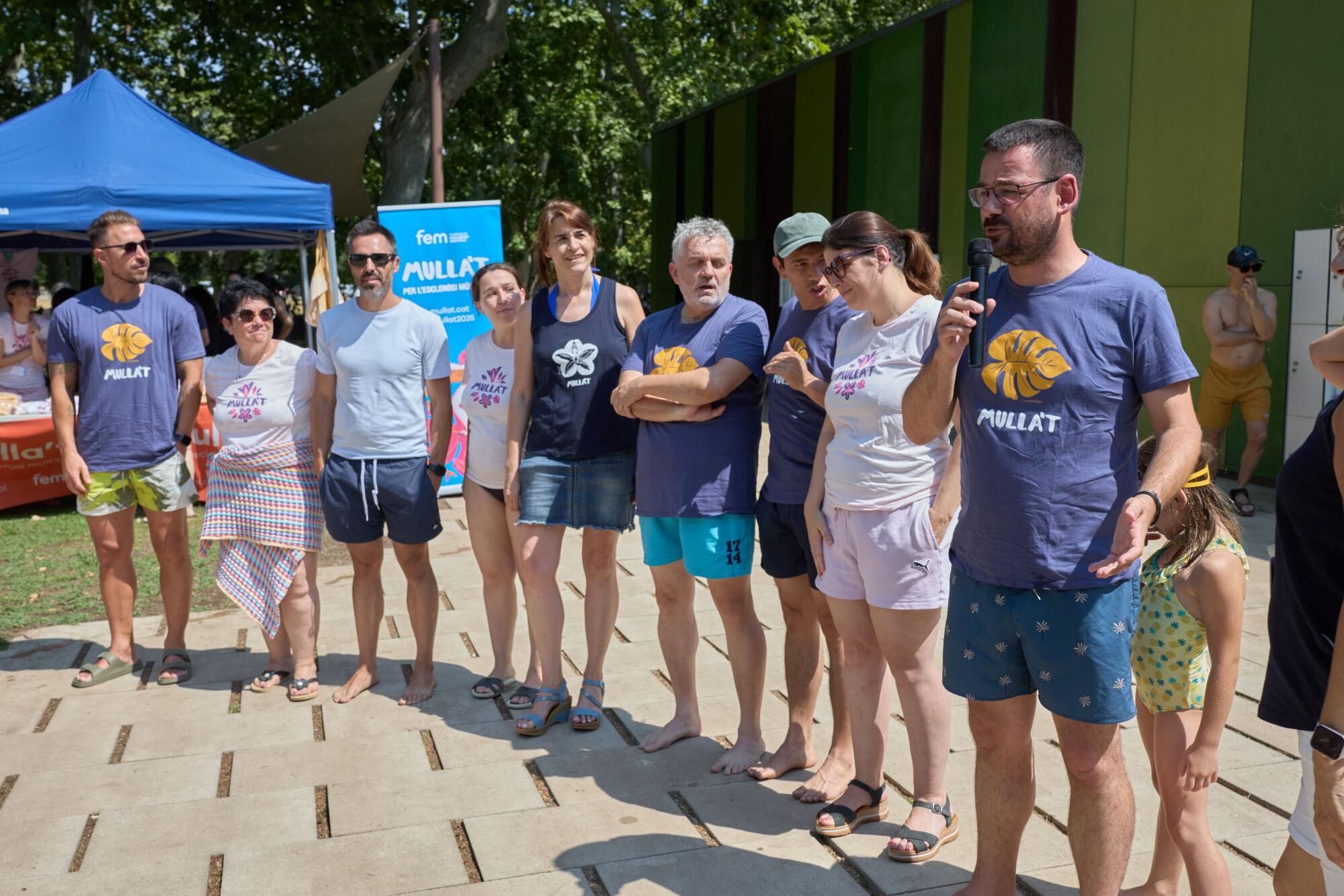 Mulla´t per l´Esclerosis Multiple a la piscina de la Devesa