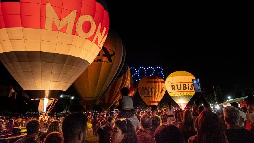 Les millors fotos de la nit de globus de l&#039;European Balloon Festival