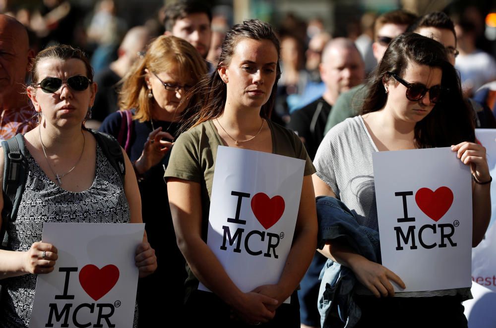 Homenaje a las víctimas de Mánchester