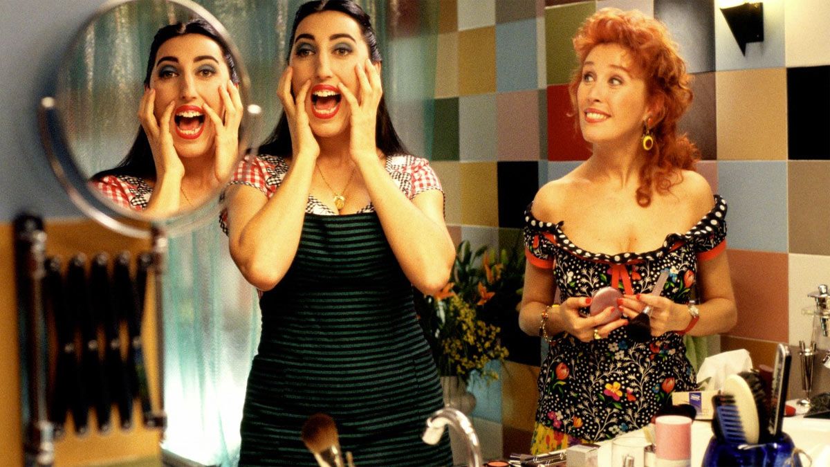 Rossy de Palma y Verónica Forqué en 'Kika'.