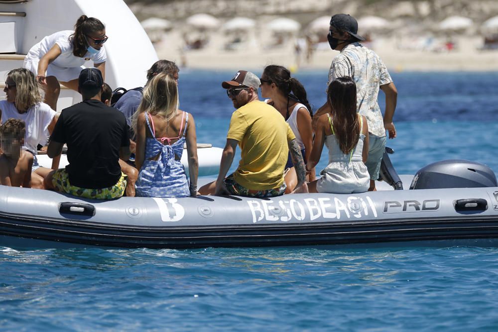 Leo Messi y su familia en Formentera.