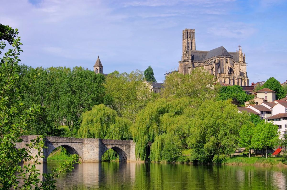 Limoges está al suroeste de Francia.