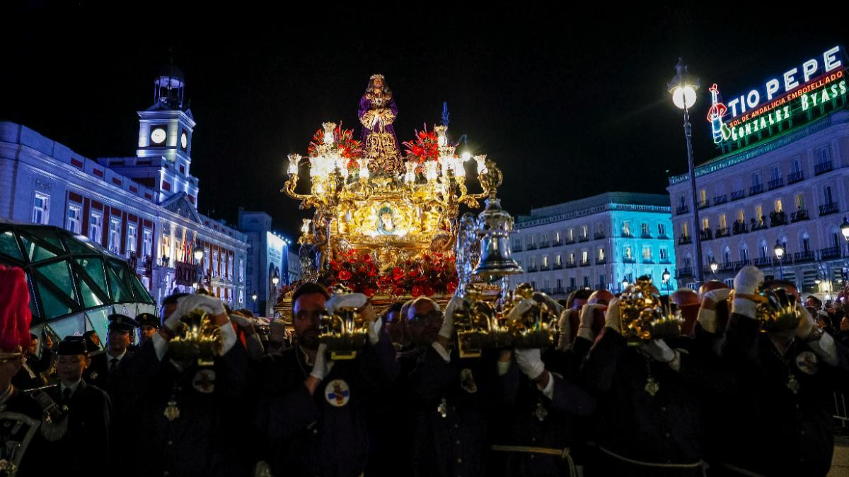 Vista de un momento de la procesión del Jesús Nazareno de Medinaceli este viernes, en la Semana Santa de Madrid.