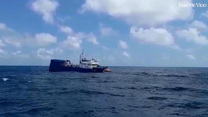 Un pesquero de Ribeira se hunde en la costa de Azores