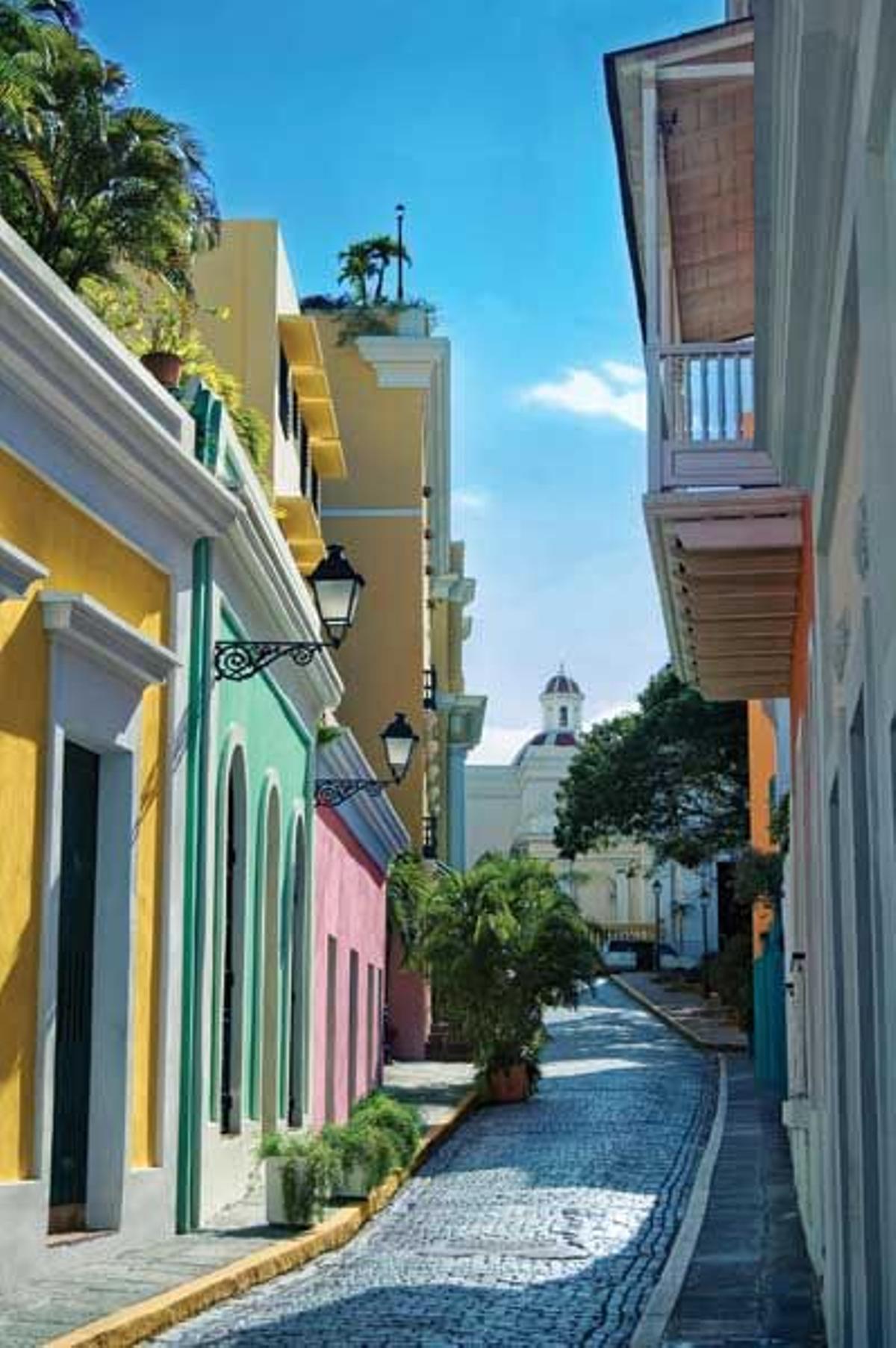 El Viejo San Juan, con sus coloristas casas, es el corazón de la urbe.