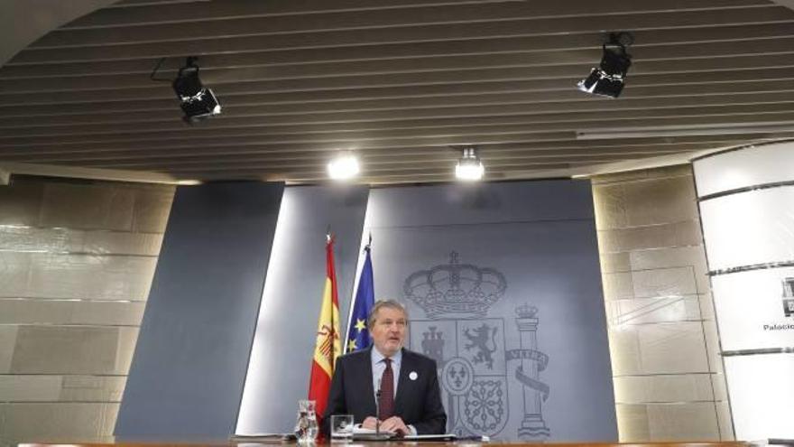 El portavoz del Gobierno, Íñigo Méndez de Vigo, en su comparecencia de ayer ante los periodistas.