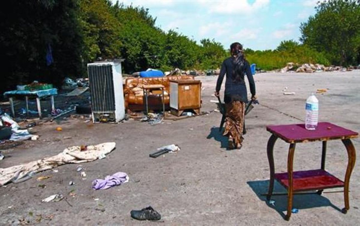 Restes del campament gitano de Seclin Lille, desallotjat el 3 d’agost passat. Restes del campament gitano de Seclin Lille, desallotjat el 3 d’agost passat.