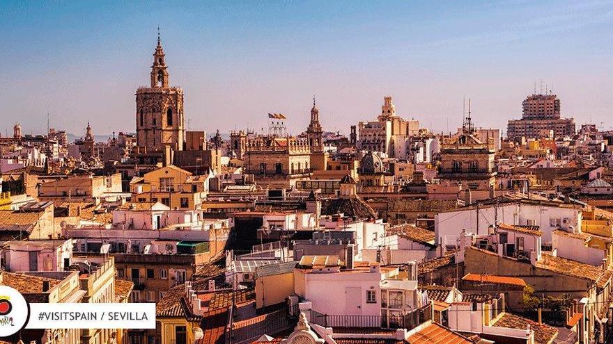 El Miguelete, en València, identificado como Sevilla por Turismo de España.