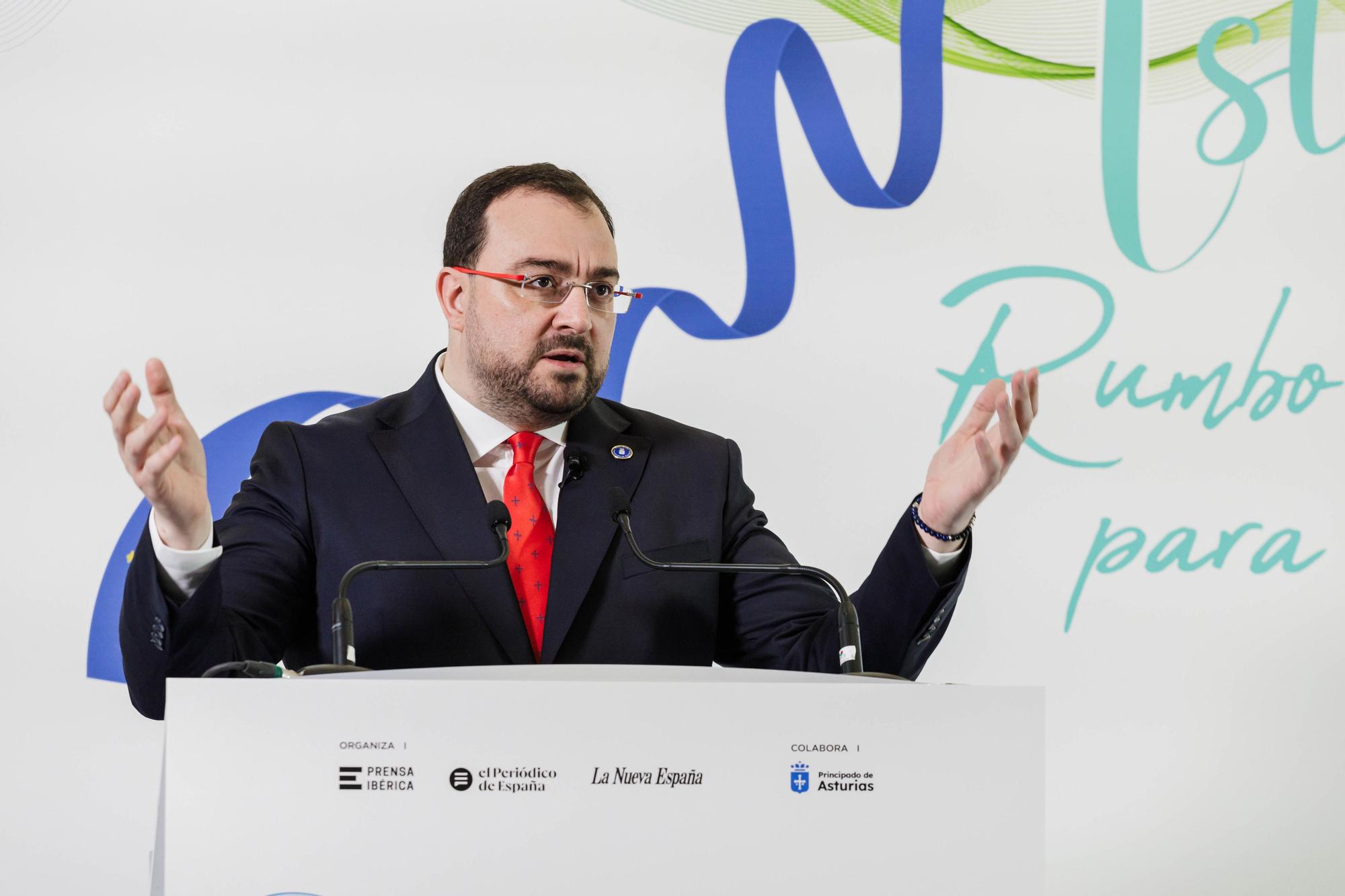 El presidente de Asturias, Adrián Barbón, durante el desayuno informativo de Prensa Ibérica.