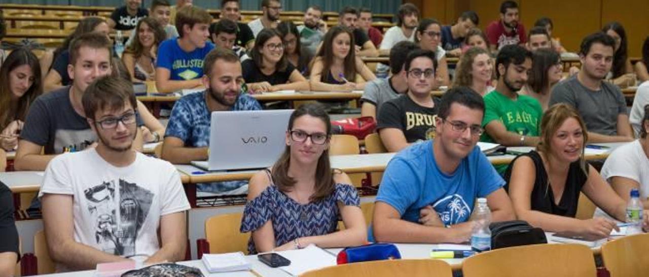 Educación adelanta las ayudas para alumnos Erasmus con fondos de las becas universitarias