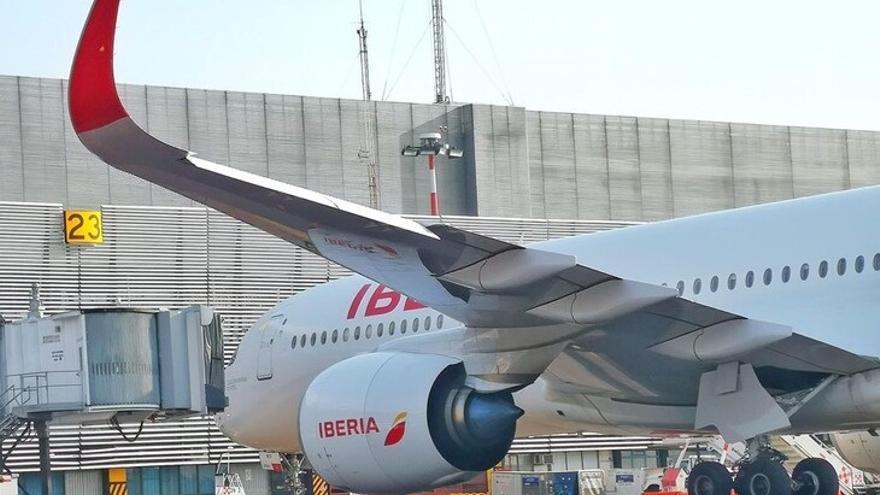 Iberia, Vueling y otras 14 aerolíneas pagarán los vales de los vuelos anulados en la pandemia
