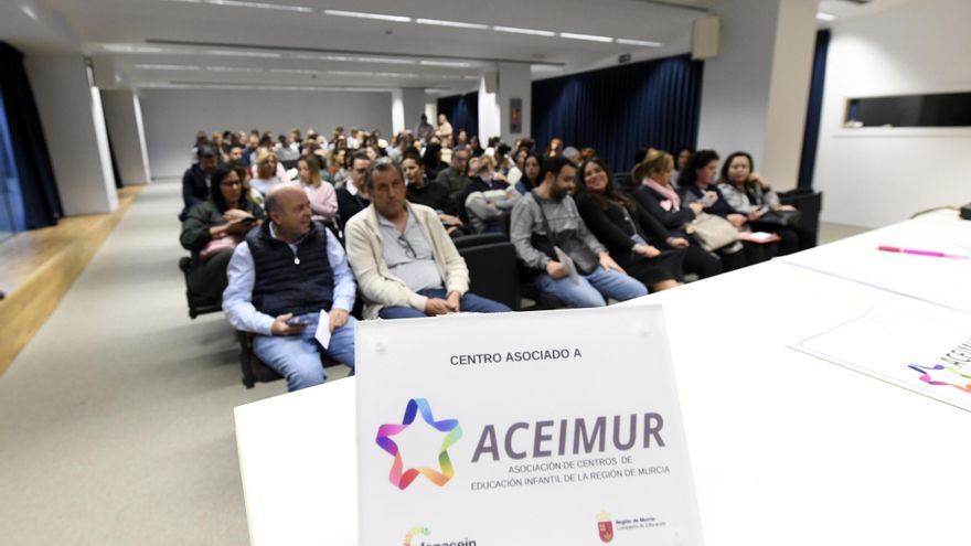El Gobierno regional paga a más de la mitad de las guarderías