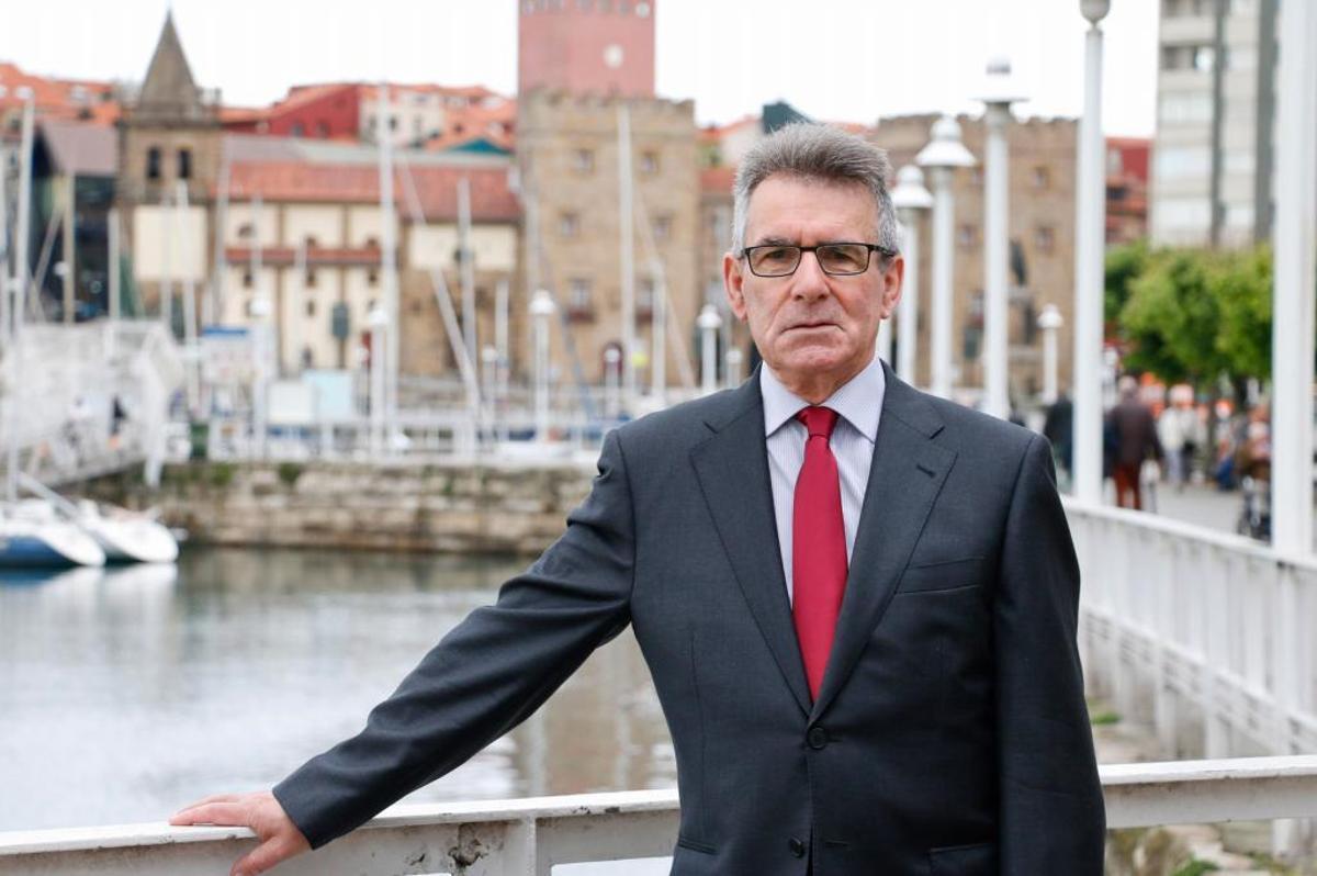 "El Ayuntamiento no eligió a las personas adecuadas para el PGO" dice el presidente de los aparejadores