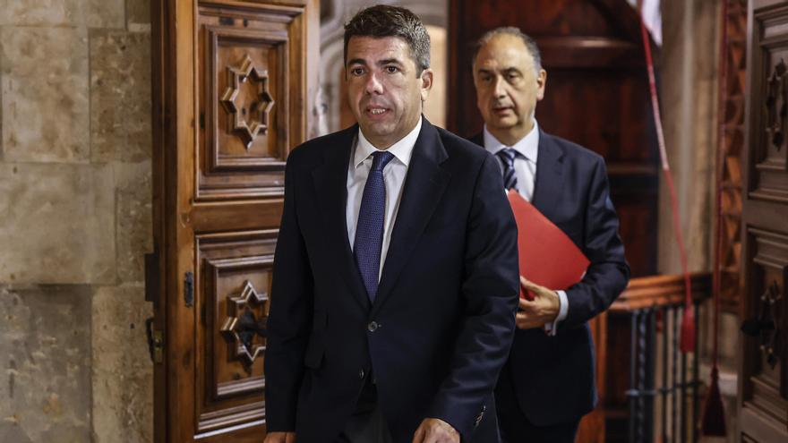 El president Carlos Mazón y el conseller de Emergencias, Juan Carlos Valderrama.