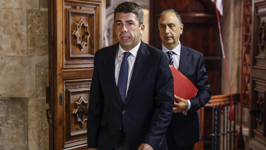 El president Carlos Mazón y el conseller de Emergencias, Juan Carlos Valderrama.