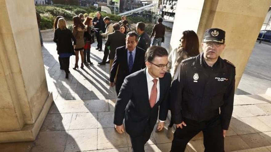 Castellano asegura que el aumento de los controles antiterroristas no se debe a amenazas concretas