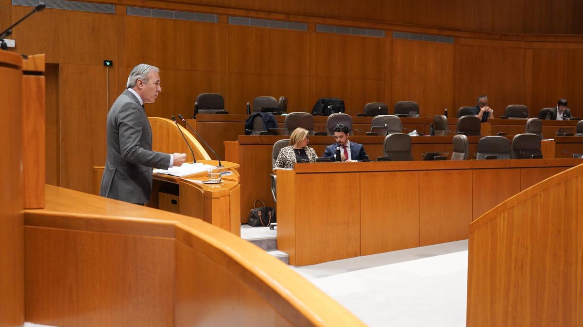 Las acusaciones de machismo enfangan el pleno de las Cortes de Aragón