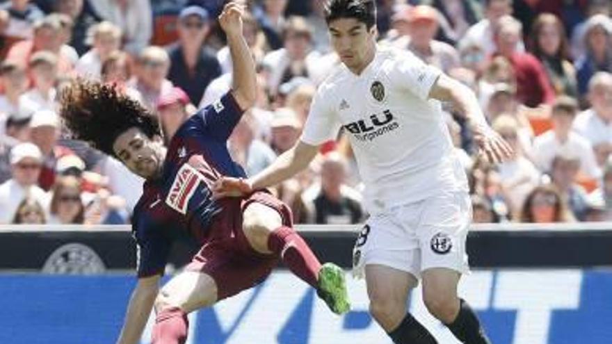 El Eibar venció en su visita a Mestalla.