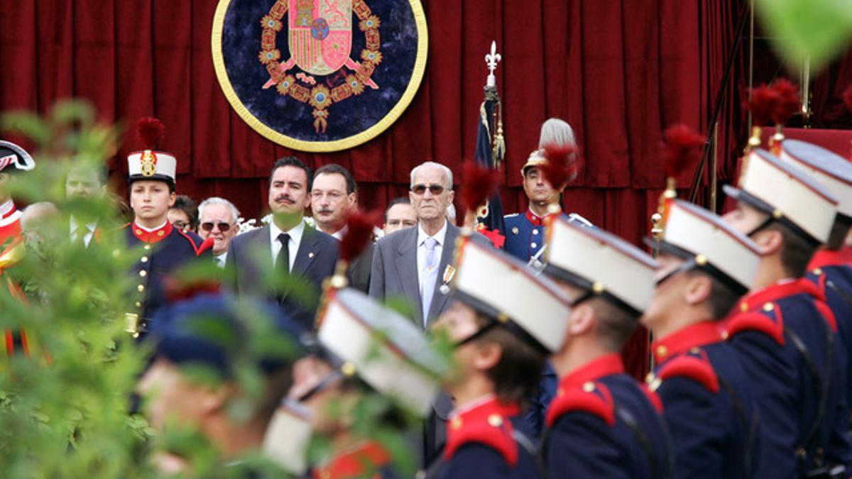 Desfile militar celebrado en la Plaza de Colón de Madrid con motivo del Día de las Fuerzas Armadas, en el 2004.