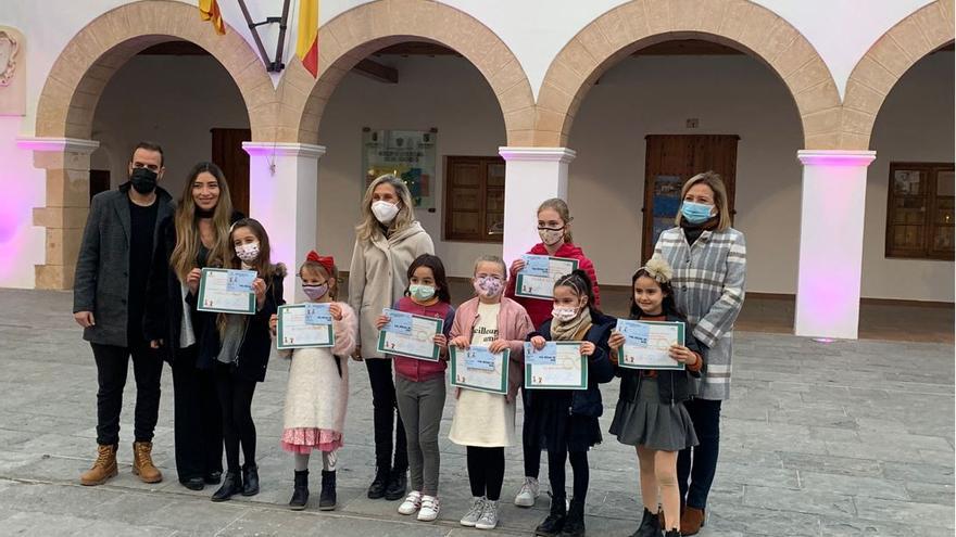 ‘Podio’ femenino en el concurso de dibujo de movilidad sostenible