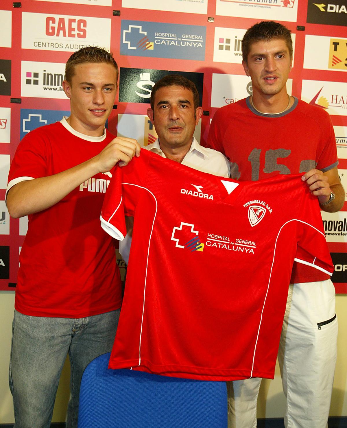 Abraham González, presentado como jugador del Terrassa en 2004