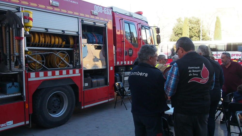 «Els Bombers t''acompanyen a donar sang» a Figueres