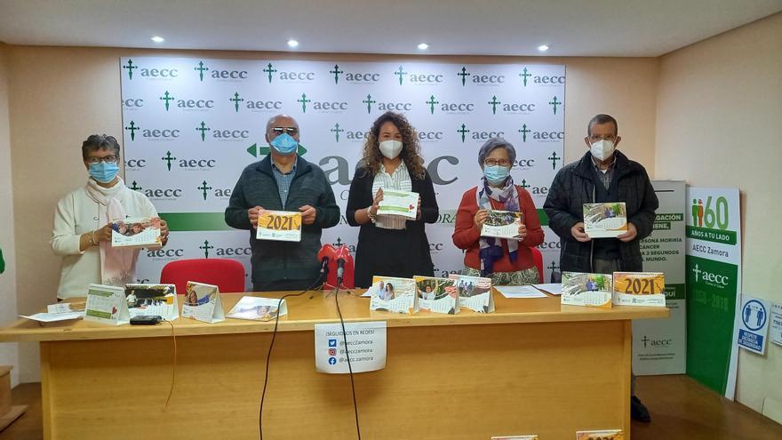 Doce Pacientes Con Cancer De Zamora Protagonistas Del Calendario 2021 La Opinion De Zamora calendario aecc 2021