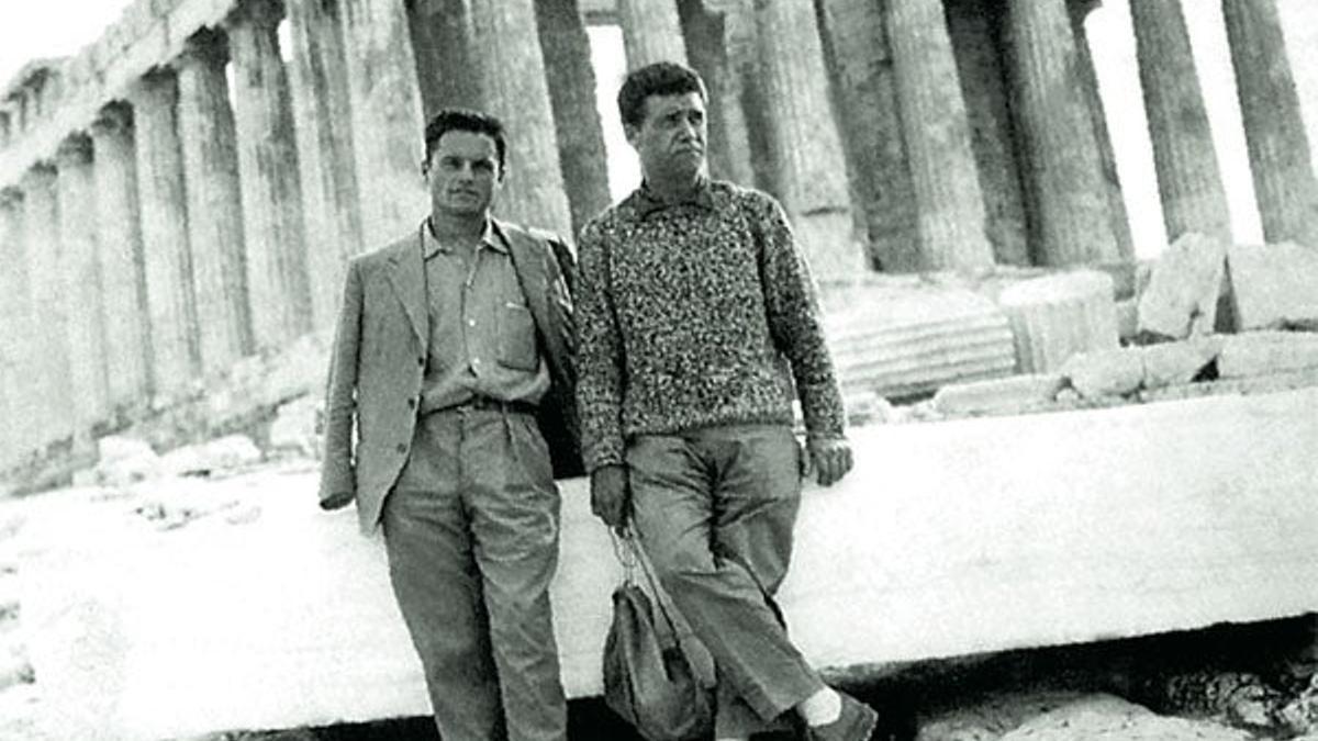 Antonio López en 1958 ante el Partenón, en Grecia.