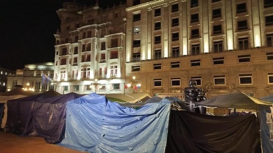 Comienza el desmontaje de la acampada de La Escandalera: "¡Nos vemos en las calles!"