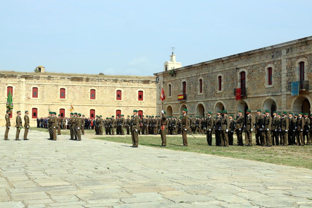 Més de 300 persones juren bandera al Castell de Figueres