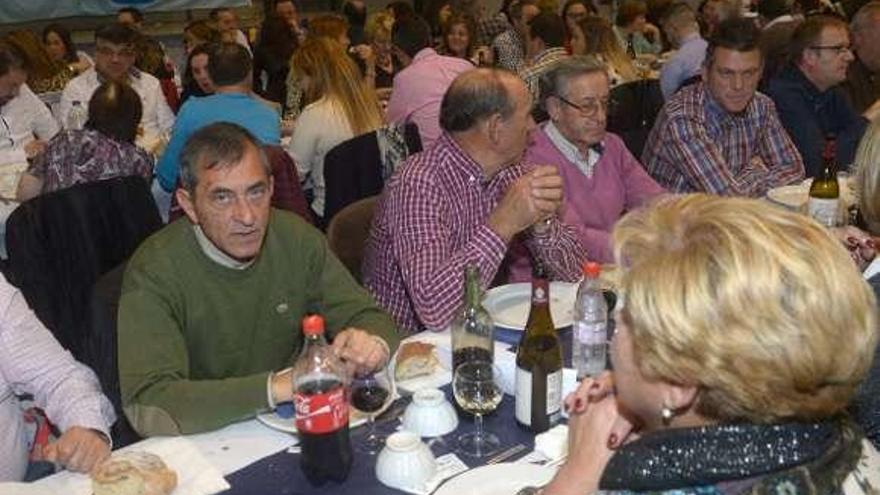 Cena de militantes del PP de O Salnés en Vilanova. // Noé Parga