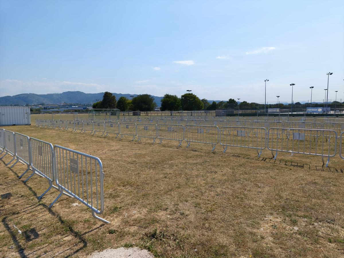El montaje y los preparativos del Festival Boombastic en Llanera, en imágenes