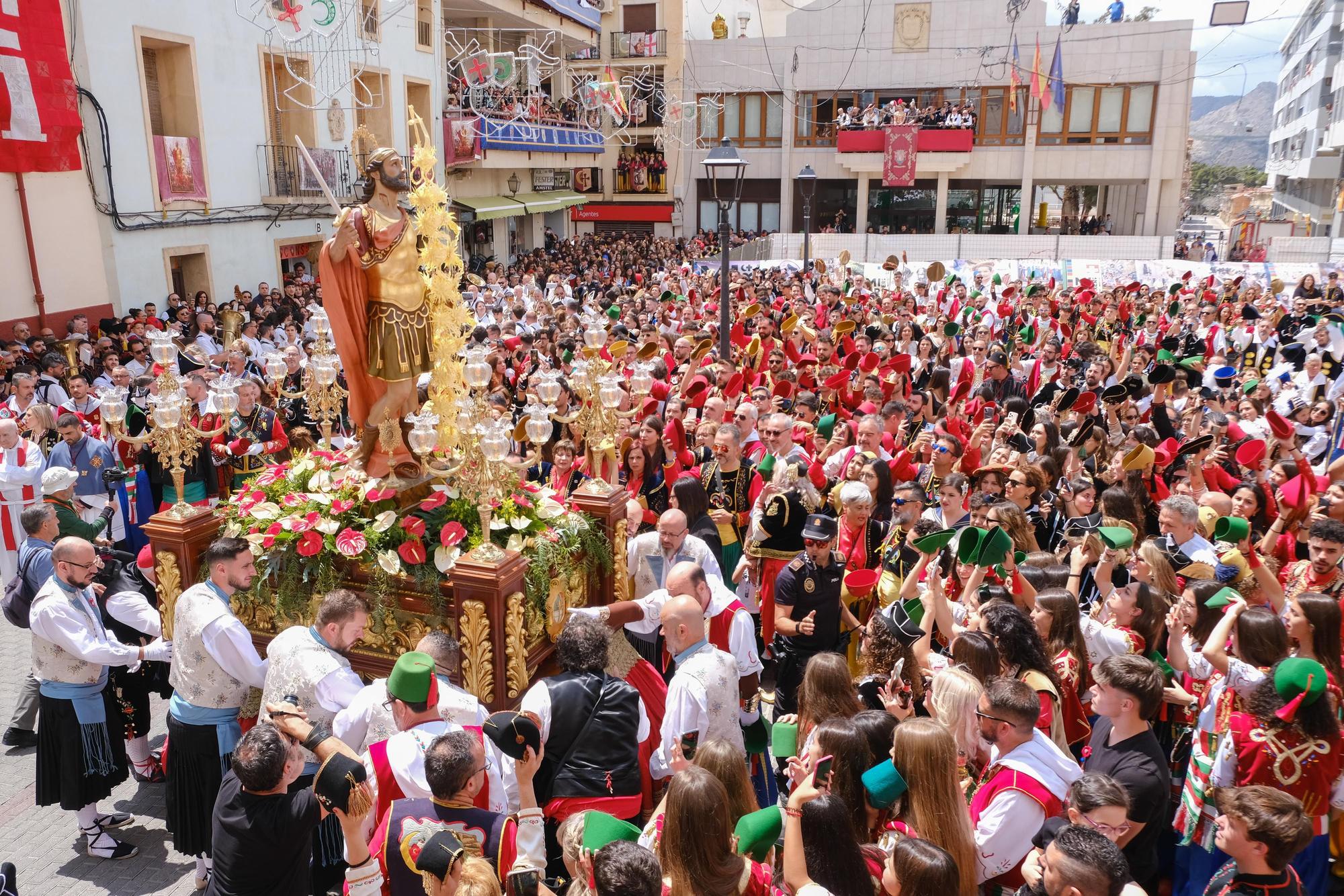 Así se ha vivido la bajada del Santo en las fiestas de Petrer