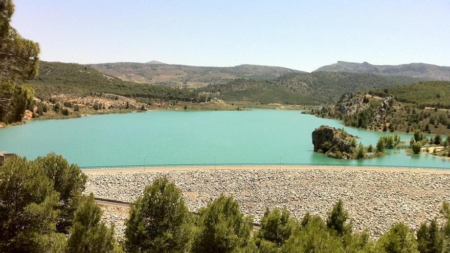 El Taibilla afronta con reservas históricas de agua el abastecimiento este verano para una ocupación turística de récord